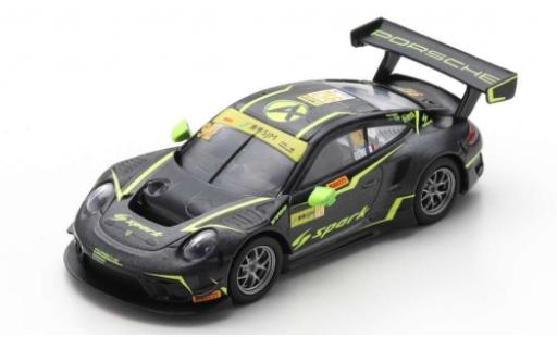 Modelauto Porsche 911 GT3 R No.912 Absolute Racing Fia GT World Cup Macau 2019 K.Estre 1/43 Spark