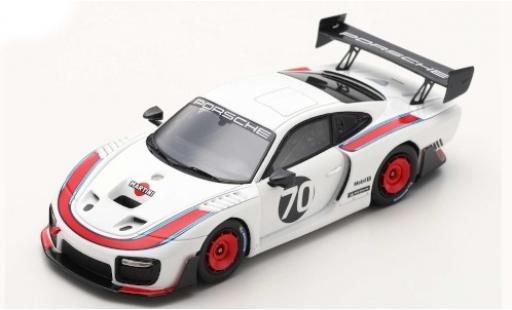 Modelauto Porsche 935 Base /19 Martini 2019 1/43 Spark