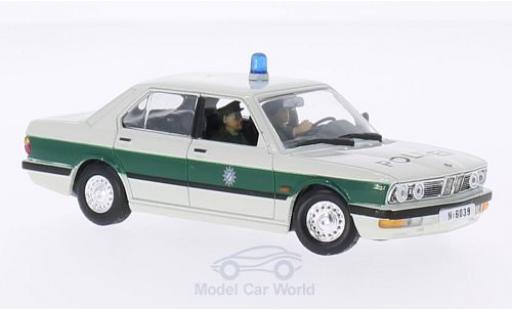 Modelauto Bmw 518 james bond Politie wit/groen 007 Octopussy zonder Vitrine 1/43 SpecialC