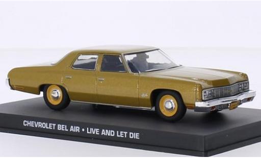 Modelauto Chevrolet Bel Air Coupe gold James Bond 007 Leben en sterben lassen zonder Vitrine 1/43 SpecialC