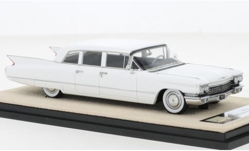 Modelauto Cadillac Fleetwood Limousine 75 Sedan wit 1960 1/43 Stamp Models