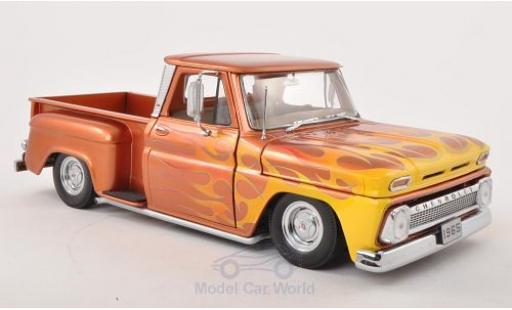 Modelauto Chevrolet C-10 lowrider Stepside Pick Up Low Rider koper/Dekor 1965 1/18 Sun Star