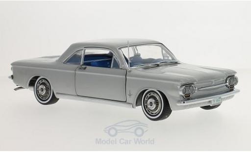 Modelauto Chevrolet Corvair Coupe grijs 1963 1/18 Sun Star