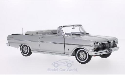 Modelauto Chevrolet Nova Convertible Cabriolet grijs 1963 kap ge&Atilde;&para;ffnet 1/18 Sun Star