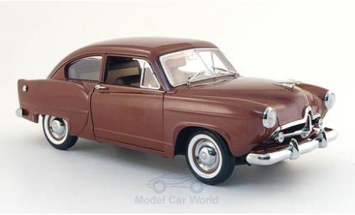 Modelauto Kaiser Henry J Base metallic bruin 1951 1/18 Sun Star