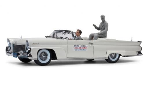 Modelauto Lincoln Continental 1958 Mk III Cabriolet metallic grijs John F.Kennedy in Oregon 1960 met 2 Figuren 1/18 Sun Star