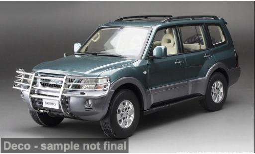 Modelauto Mitsubishi Pajero V73 groen 1/18 Sun Star