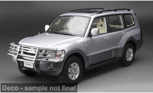 Modelauto Mitsubishi Pajero V73 grijs 1/18 Sun Star