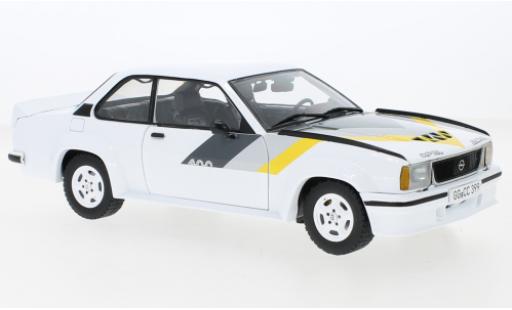 Modelauto Opel Ascona B 400 B wit/Dekor 1980 1/18 Sun Star