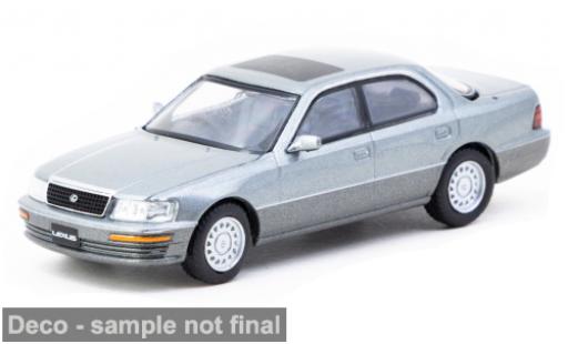 Modelauto Lexus LS 400 grijs 1/64 Tarmac Works