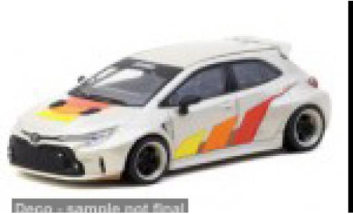 Modelauto Toyota Corolla GR Widebody beige/Dekor 1/64 Tarmac Works