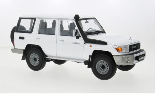 Modelauto Toyota Land Cruiser Base 7 wit 1/18 Almost Real