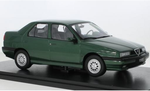 Modelauto Alfa Romeo 155 berlina metallic groen 1996 1/18 Triple 9 Collection