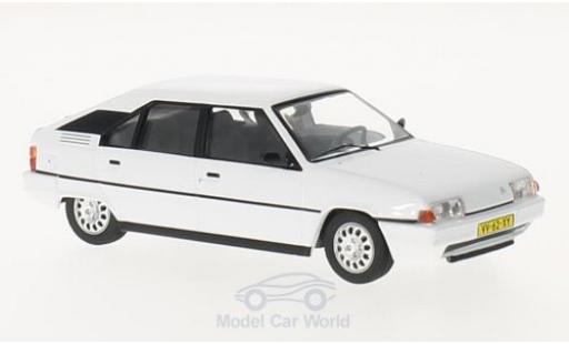Modelauto Citroen BX TRS 16 wit 1983 1/43 Triple 9 Collection