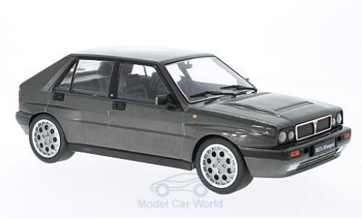 Modelauto Lancia Delta HF Integrale 16V metallic grijs 1990 zonder Vitrine 1/18 Triple 9 Collection