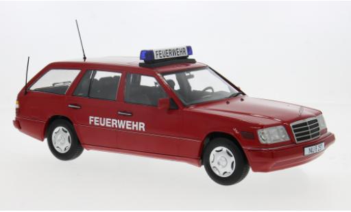Modelauto Mercedes Classe E Kombi T-Modell (S124) 1995 Brandweer 1/18 Triple 9 Collection