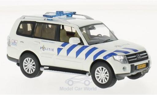 Modelauto Mitsubishi Pajero Base wit/blauw Politie Amsterdam (NL) 2013 1/43 Triple 9 Collection