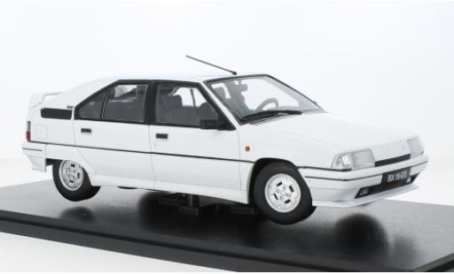 Modelauto Citroen BX GTI wit 1990 1/18 Triple 9 Collection