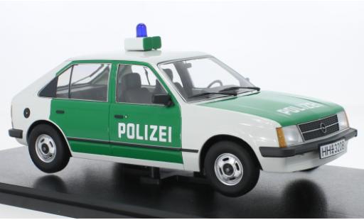 Modelauto Opel Kadett D Base D politie 1/18 Triple 9 Collection