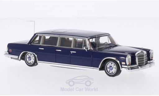Modelauto Mercedes 600 Pullman (W100) blauw 1969 Elvis Presley 1/43 TrueScale Miniatures
