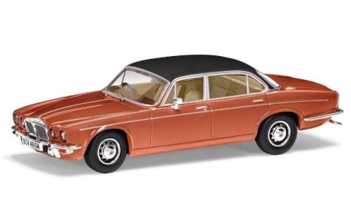 Modelauto Daimler Double Six Vanden Plas Series II koper/mat-zwart RHD 1/43 Vanguards