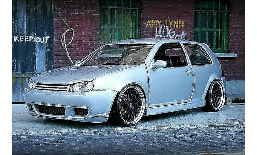 Volkswagen Golf R32 1/18 Revell kit carrosserie grijs jantes bbs 18 pouces modelauto