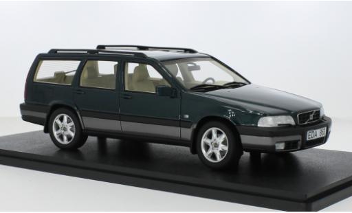 Modelauto Volvo V70 XC Cross Country groen 1996 1/18 Cult Scale Models