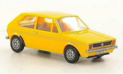 Volkswagen Golf Base 1/87 Brekina geel DDR modelauto