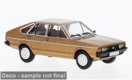 Modelauto Volkswagen Passat B1 bronze 1977 1/87 PCX87