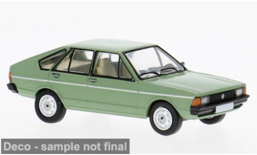 Modelauto Volkswagen Passat B1 groen 1977 1/87 PCX87