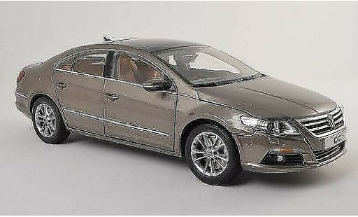 Volkswagen Passat CC 1/18 Paudi beige 2011 modelauto