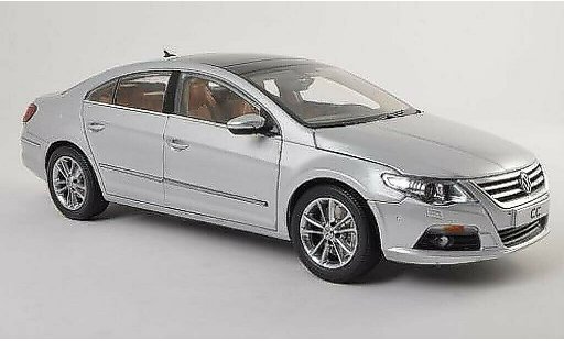 Volkswagen Passat CC 1/18 Paudi grijs 2011 modelauto