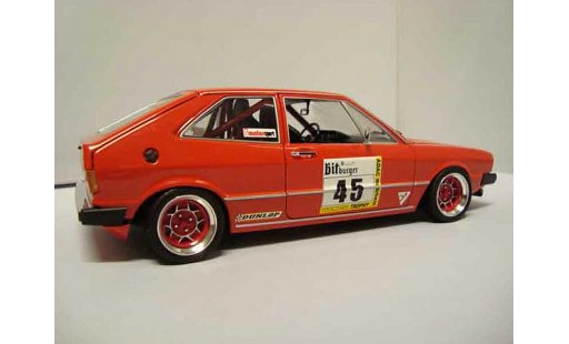 Volkswagen Scirocco GTI 1/18 Revell preparation racing modelauto