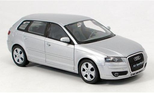 Modelauto Audi A3 sportback grijs 1/24 Welly