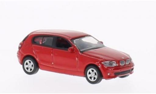 Modelauto Bmw 120 hatchback i rood 1/87 Welly
