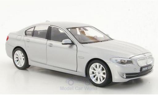 Modelauto Bmw 535 berline i (F10) grijs zonder Vitrine 1/24 Welly