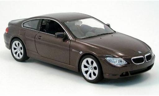 Modelauto Bmw 645 Cabriolet CI met. dk. rood 2004 1/24 Welly