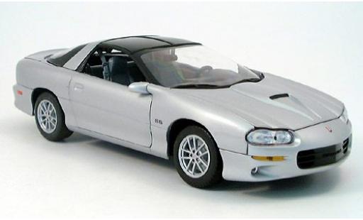 Modelauto Chevrolet Camaro SS grijs 2002 1/18 Welly