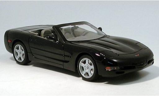 Modelauto Chevrolet Corvette Convertible Cabriolet zwart 1999 1/18 Welly