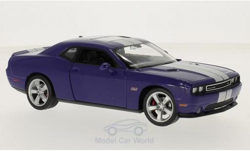 Modelauto Dodge Challenger SRT lila/grijs 2012 1/24 Welly