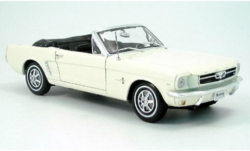 Modelauto Ford Mustang Convertible Cabriolet creme 1964 1/18 Welly