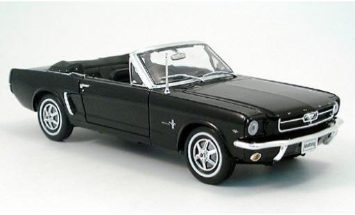 Modelauto Ford Mustang Convertible Cabriolet zwart 1964 1/18 Welly