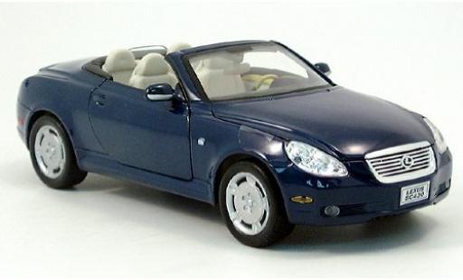 Modelauto Lexus SC 430 dk. blauw 1/24 Welly