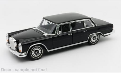 Modelauto Mercedes 600 Base zwart 1963 1/24 Welly