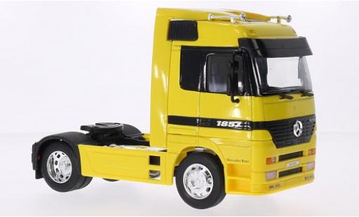 Modelauto Mercedes Actros Base geel 1/32 Welly