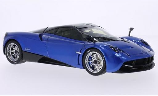 Modelauto Pagani Huayra Base blauw/carbon 1/18 Welly