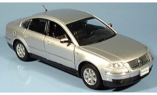 Modelauto Volkswagen Passat B5 Sedan grijs 2001 1/24 Welly