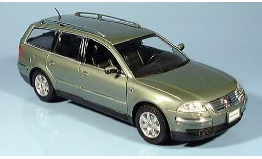 Modelauto Volkswagen Passat B5 Variant met. groen 2001 1/24 Welly