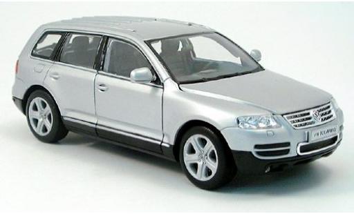 Modelauto Volkswagen Touareg Base grijs 2002 1/24 Welly