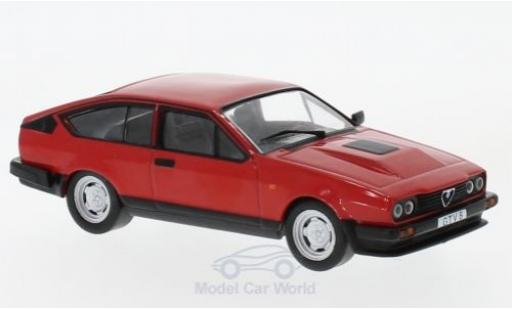 Modelauto Alfa Romeo Alfetta gtv V 6 rood 1985 1/43 WhiteBox